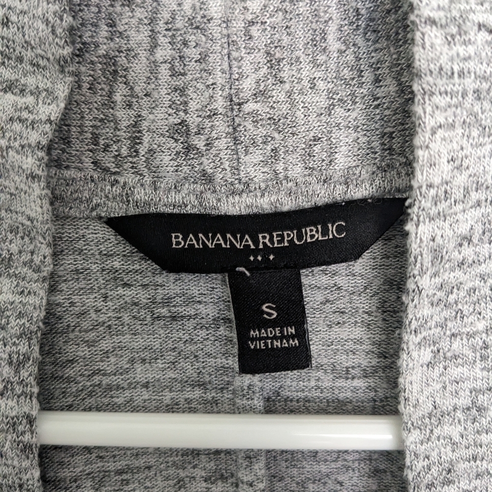 Banana Republic sleeveless cardigan - Picture 3 of 5